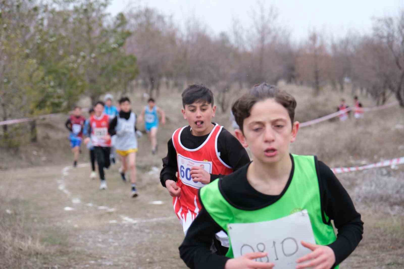 Atletizmi Geliştirme Projesi’nde ilk kademe yarışmaları Erzincan’da gerçekleştirildi