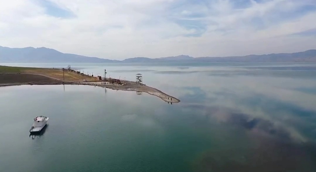 Erçek Gölü’nde su kaybı devam ediyor