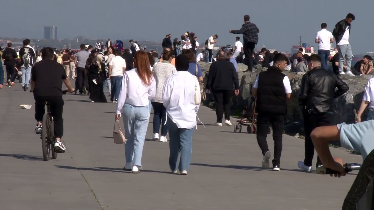 İstanbul’da sahillerde bayram yoğunluğu