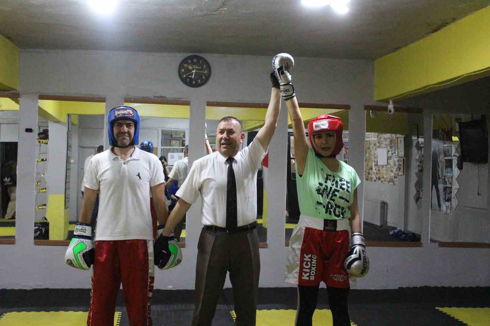 Evli çift Kick Boks Dünya Şampiyonası’nda madalya hedefliyor