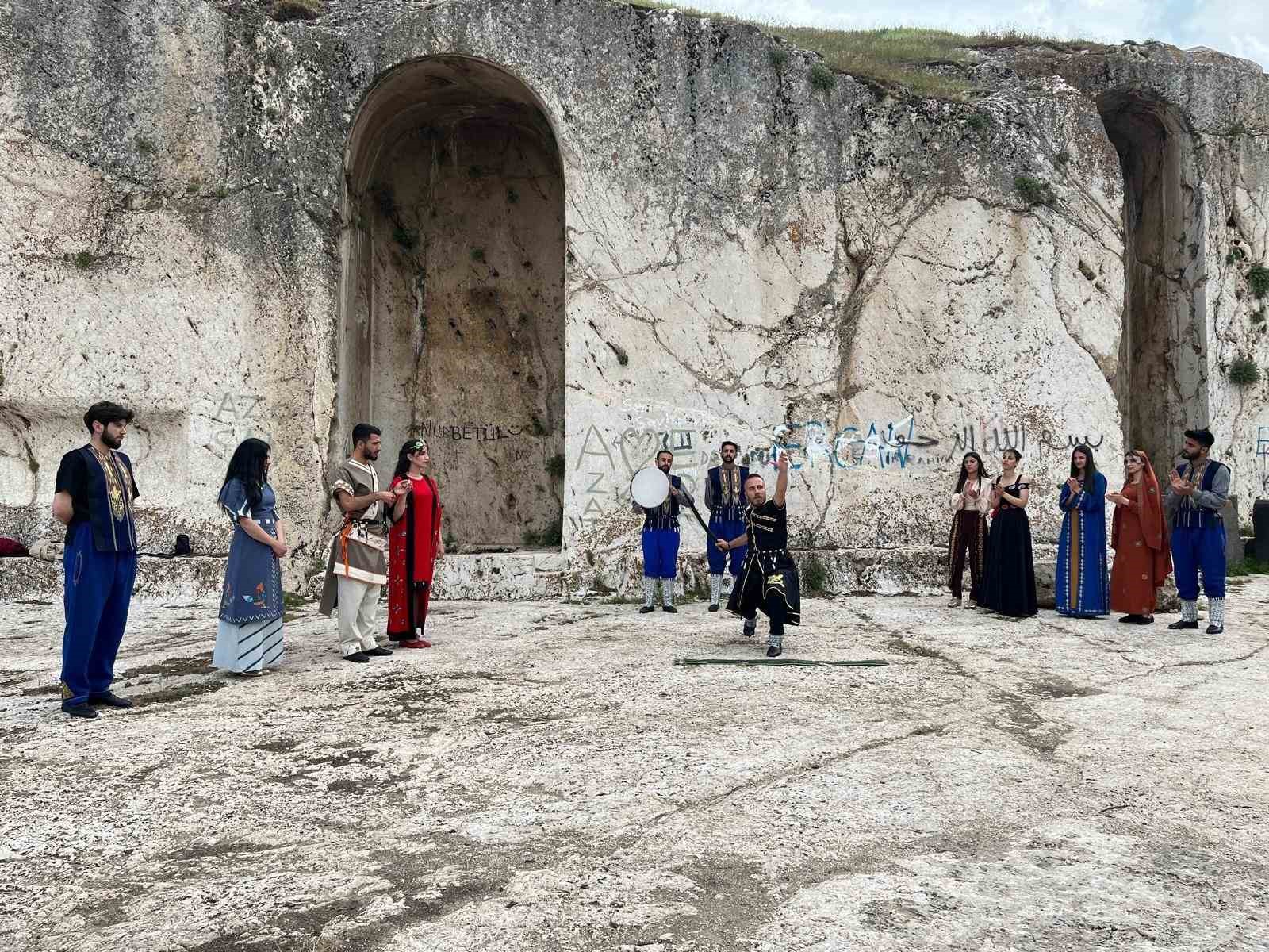 Urartuların kalesinde Urartu konulu oyun sahnelendi