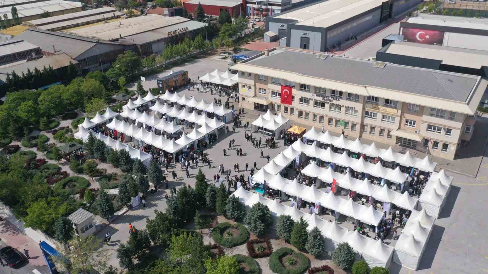 Türkiye’nin ilk Mesleki Eğitim Odaklı İstihdam Fuarı açıldı