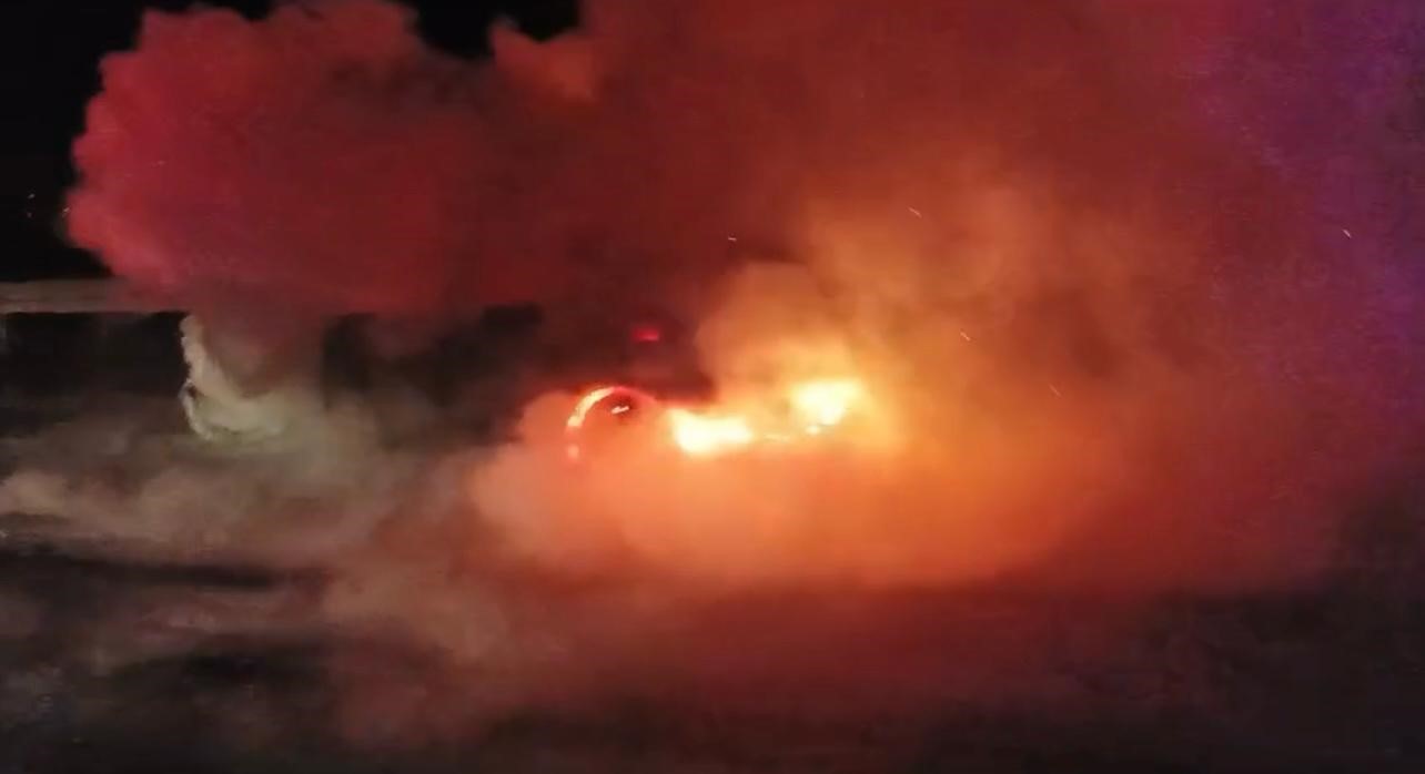 Erzincan’da 1 kişi yanan araçta can verdi