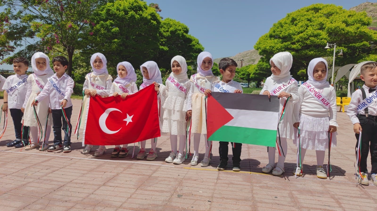4-6 yaş Kur’an kursu öğrencilerinden Filistin hassasiyeti