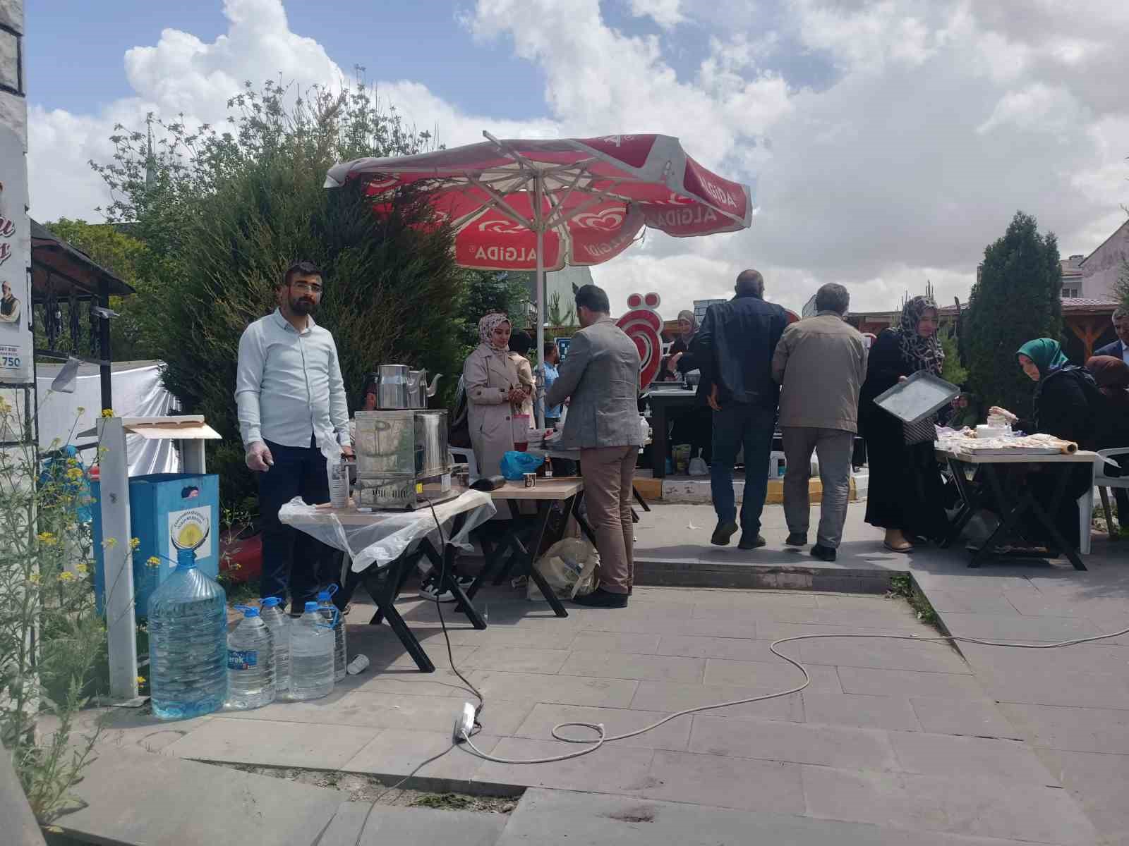 Özalp’te yetim ve kimsesizler yararına yardım kampanyası düzenlendi
