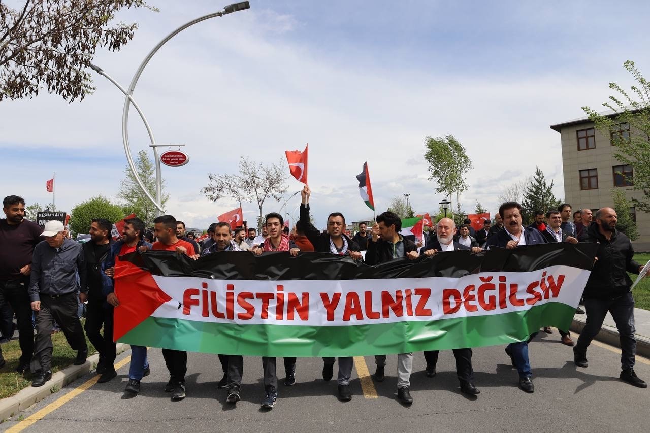 Ağrı’da Filistin’e destek yürüyüşü yapıldı