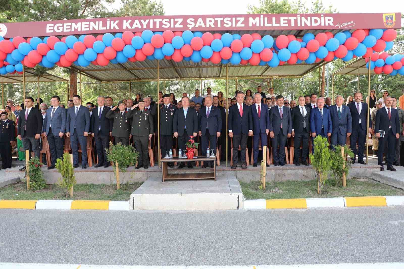 Erzincan’da jandarma komandolar gösterisiyle nefes kesti