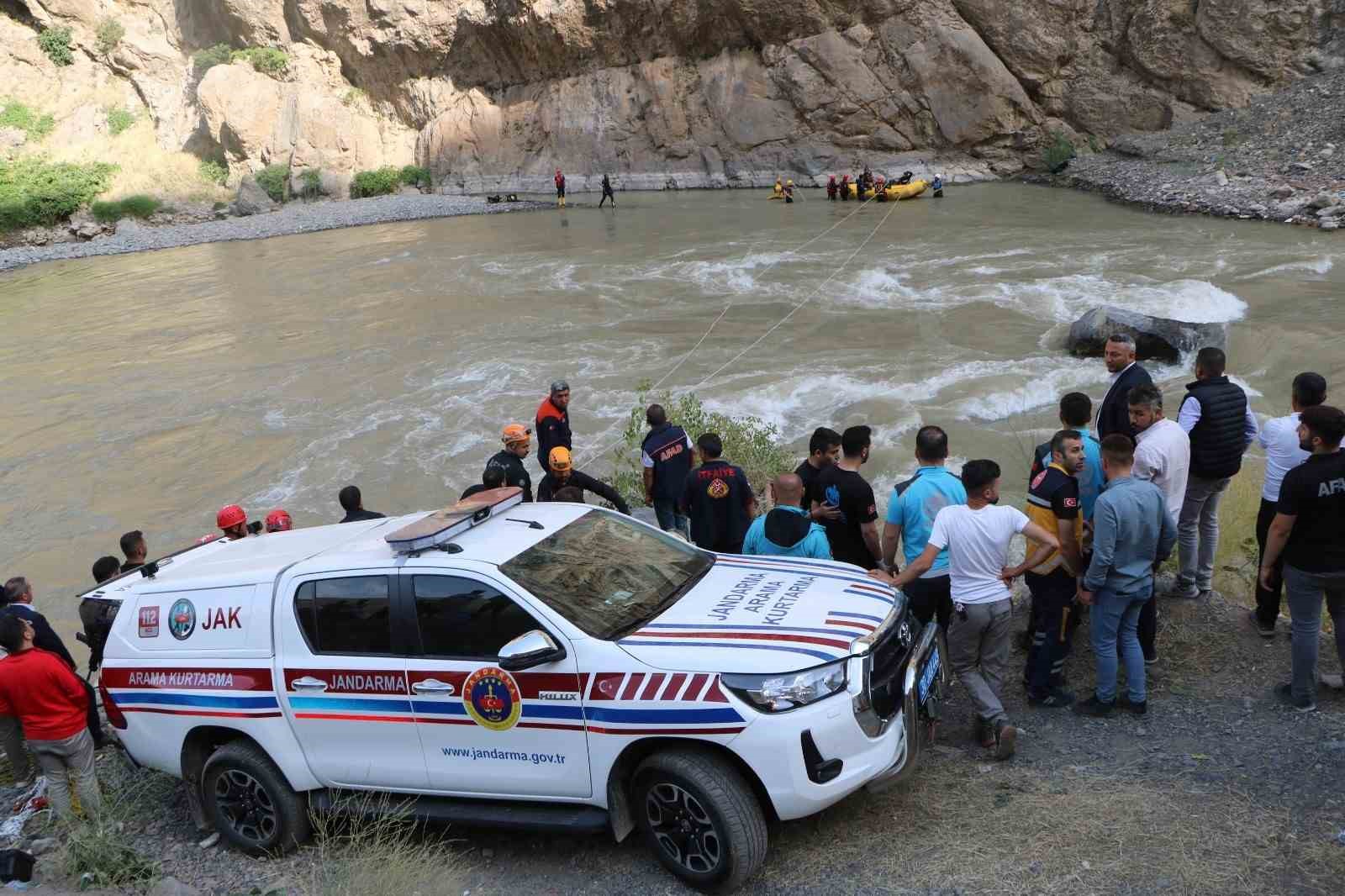 Seyir tepesinden Zap Suyu’na atlayan kızın cesedi bulundu