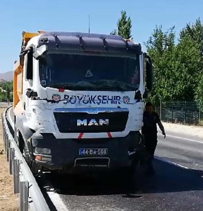 Malatya Büyükşehir Belediyesi’nin kamyonu dehşet saçtı