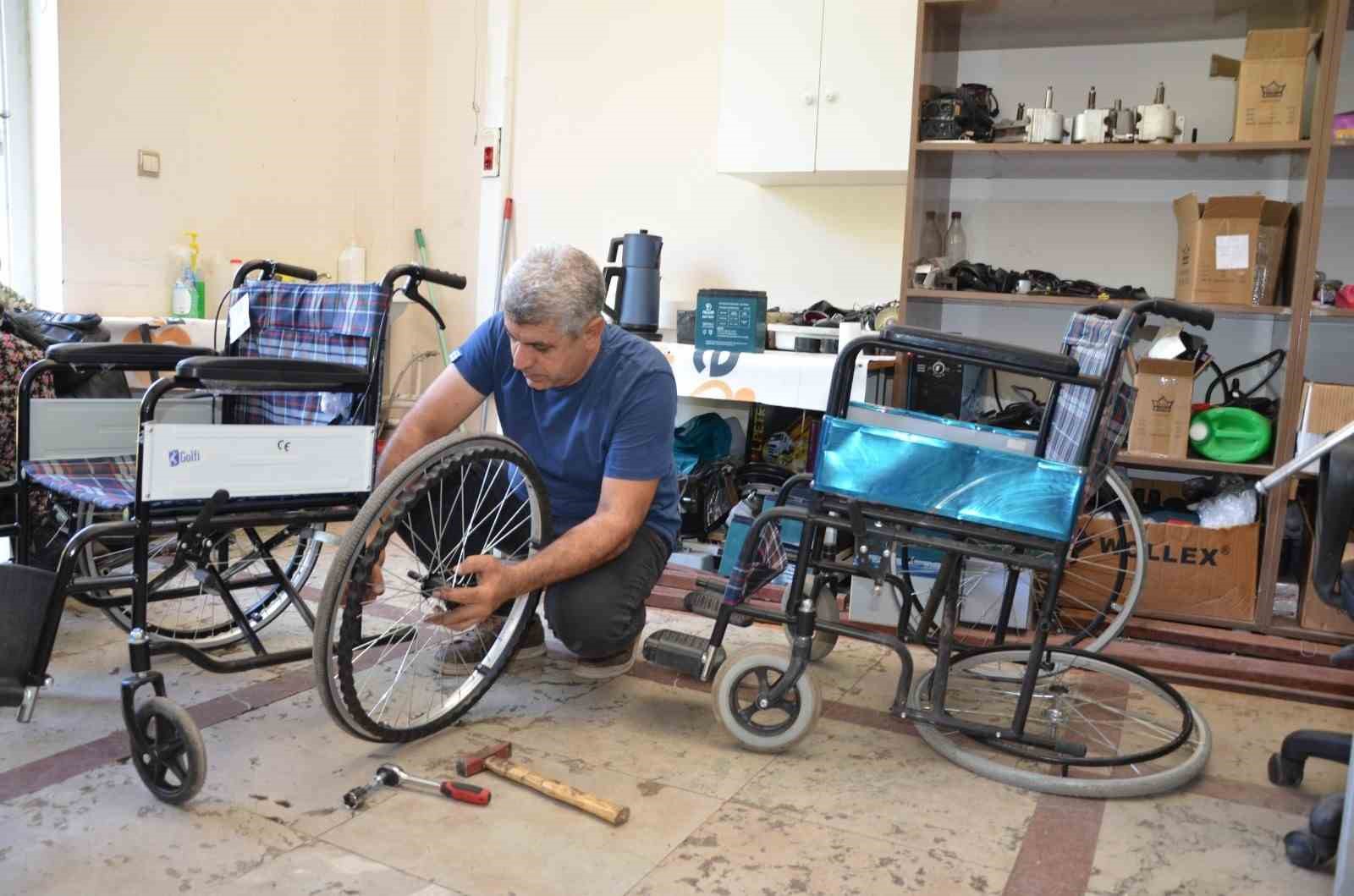 Diyarbakır’da engelli bireylerin kullandığı tekerlekli sandalyeler ücretsiz tamir ediliyor