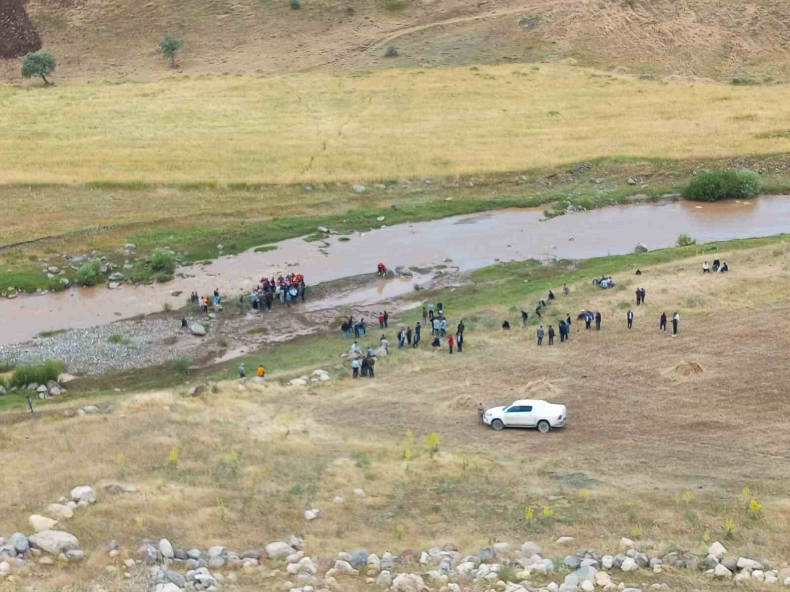 Sele kapılan çoban 30 kilometre sürüklendi