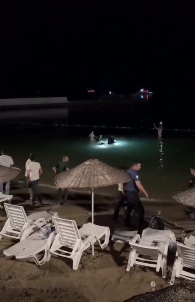 Kadıköy’de denize giren bir kişi boğuldu