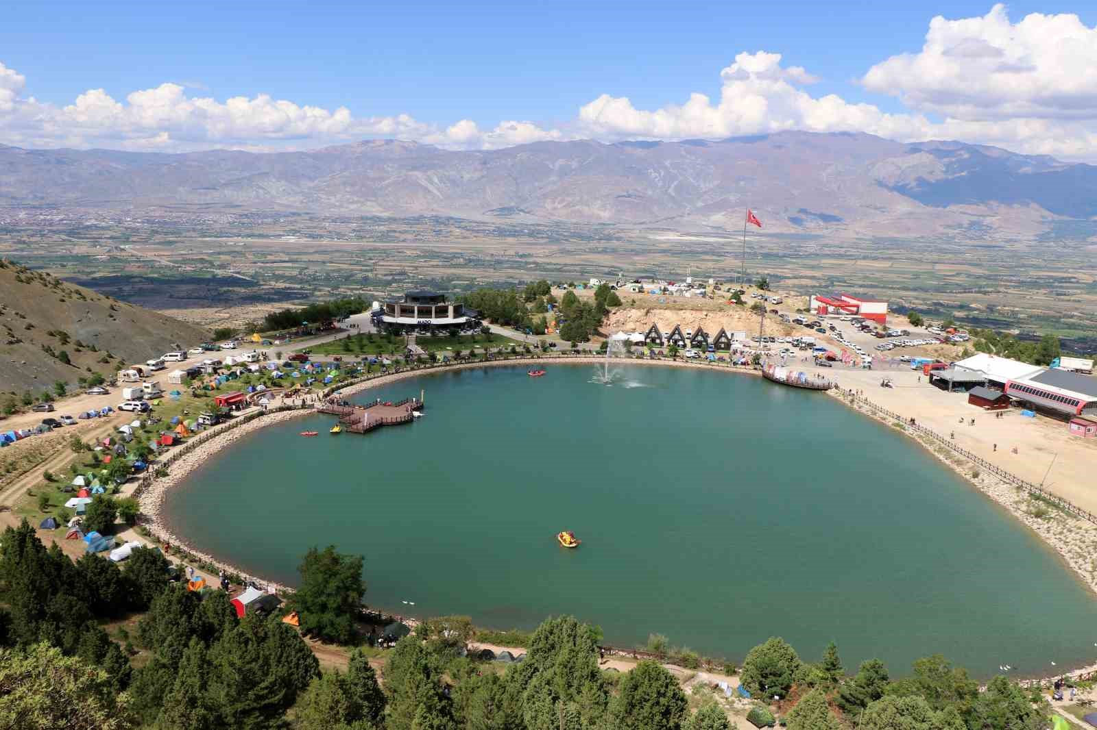Erzincan Ergan Dağında renkli festival