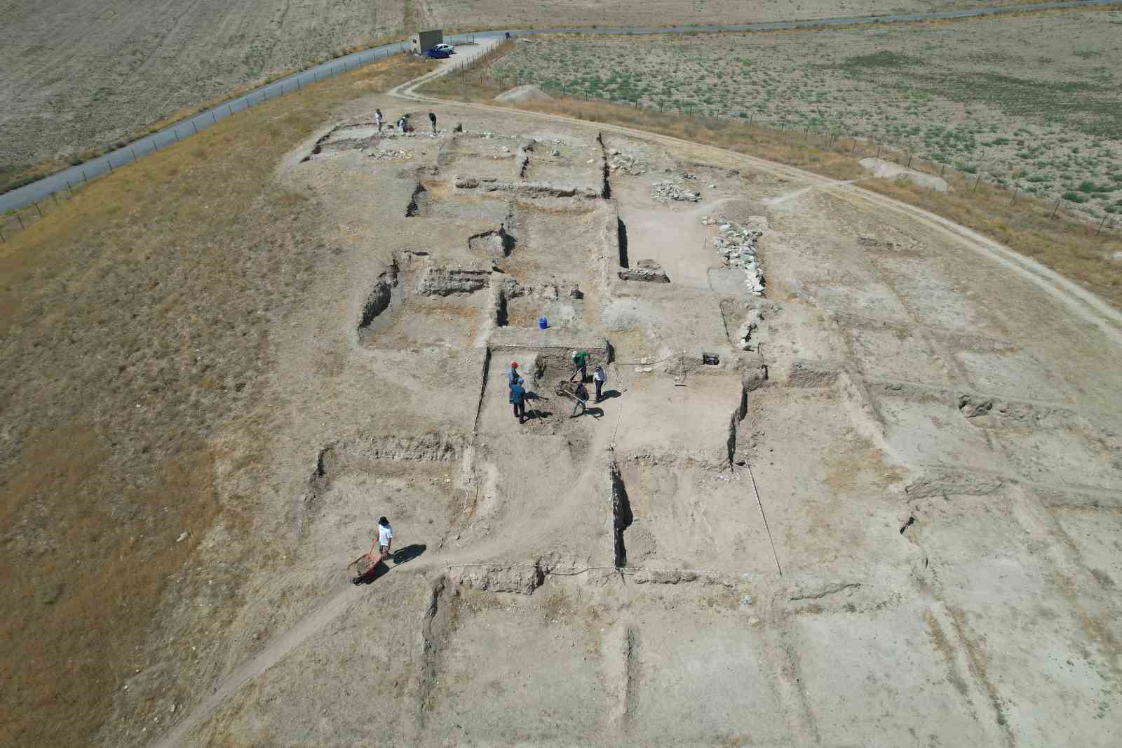 Urartu’nun yeni ölü gömme tipine rastlandı