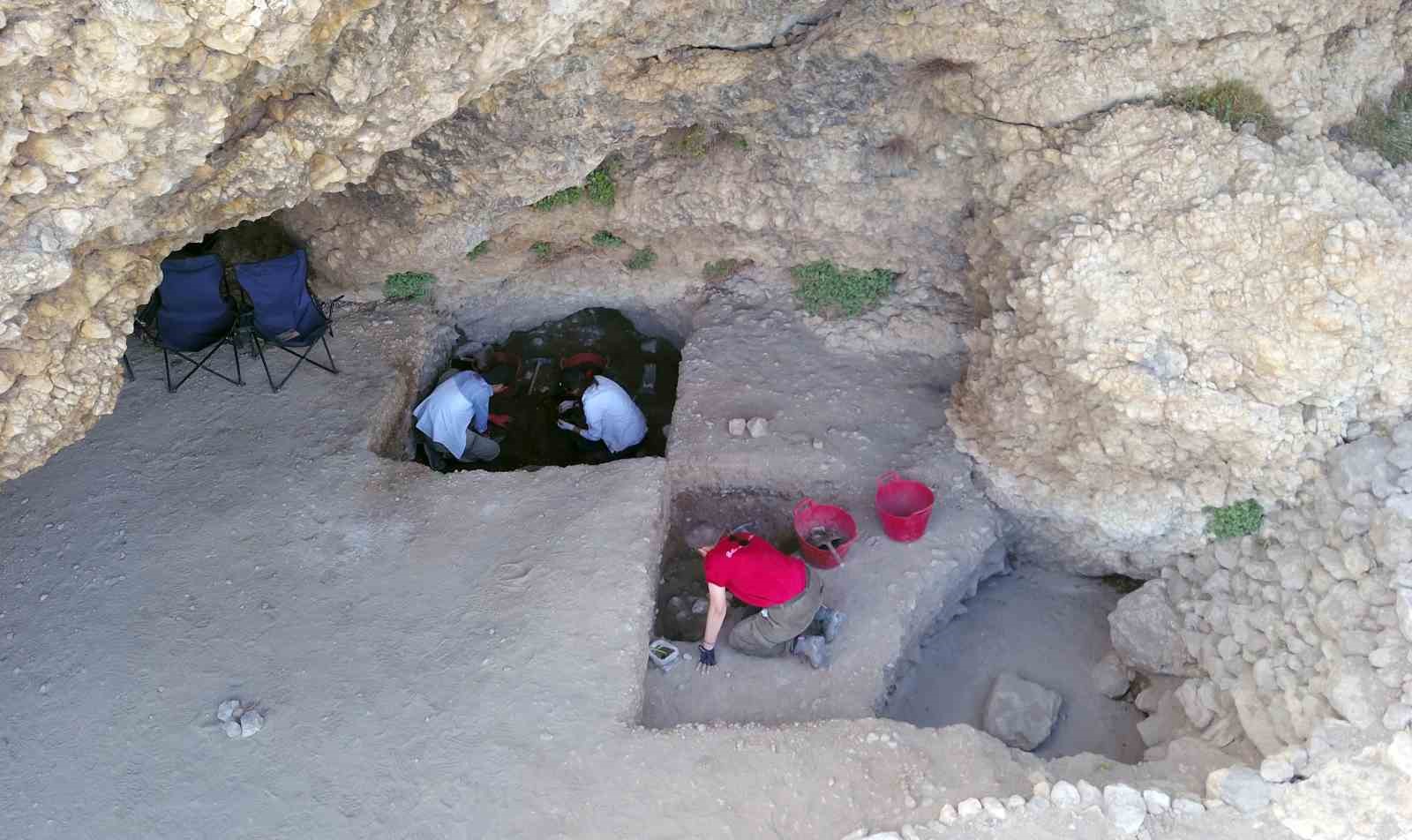 Delikli Mağara kazısında 5 bin yıllık objeler bulundu