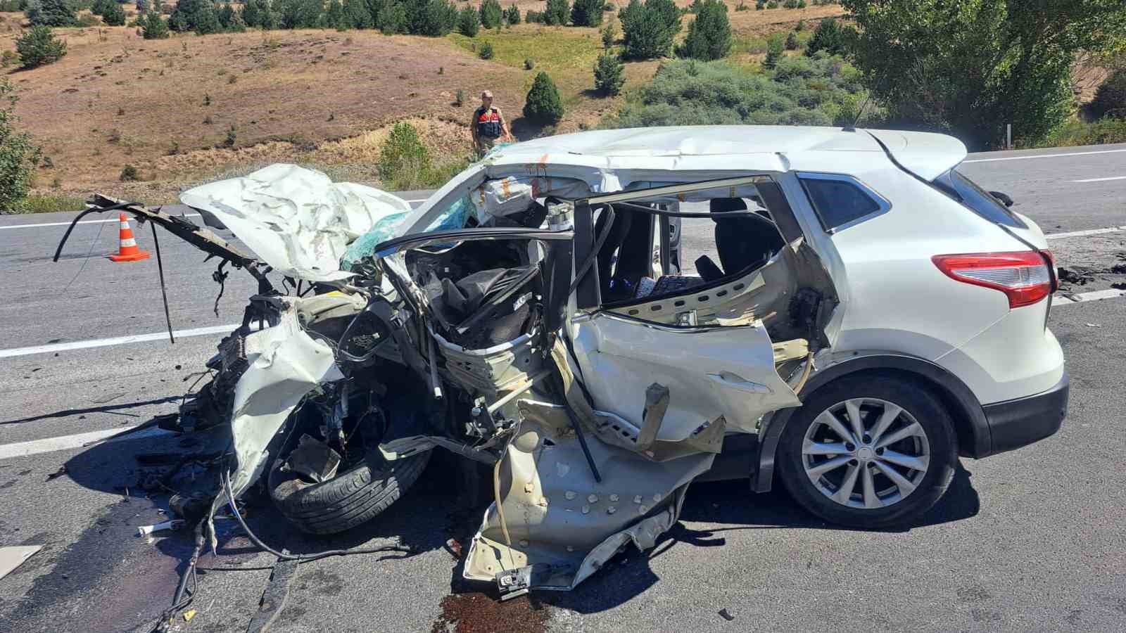 Erzincan’da feci trafik kazası: 3 ölü, 4 yaralı