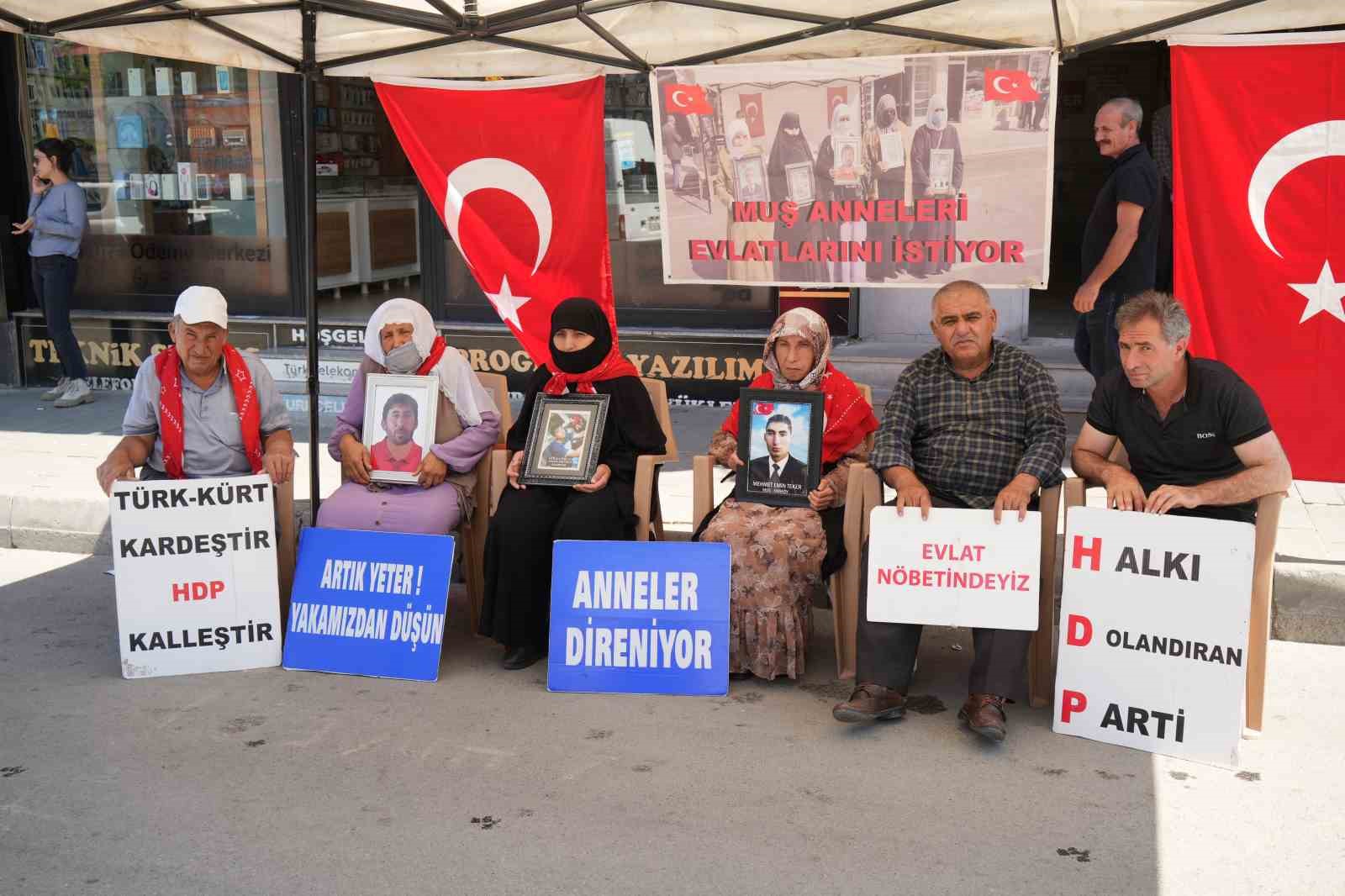 Muşlu ailelerin evlat nöbeti kararlılıkla devam ediyor