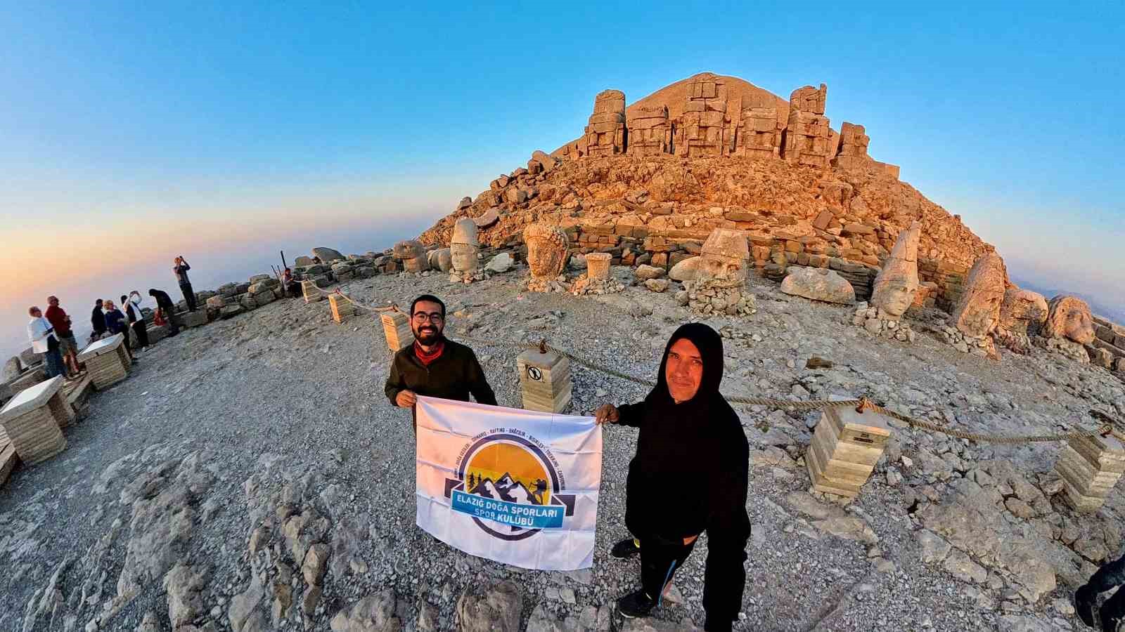 İki öğretmen bisikletle 5 günde 450 kilometre yol yaptı: Nemrut ve Göbeklitepe’ye bisiklet ile ulaştı