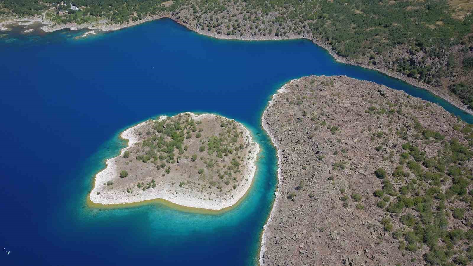 Nemrut ve Van Gölü için 8 kilometre yüzdüler