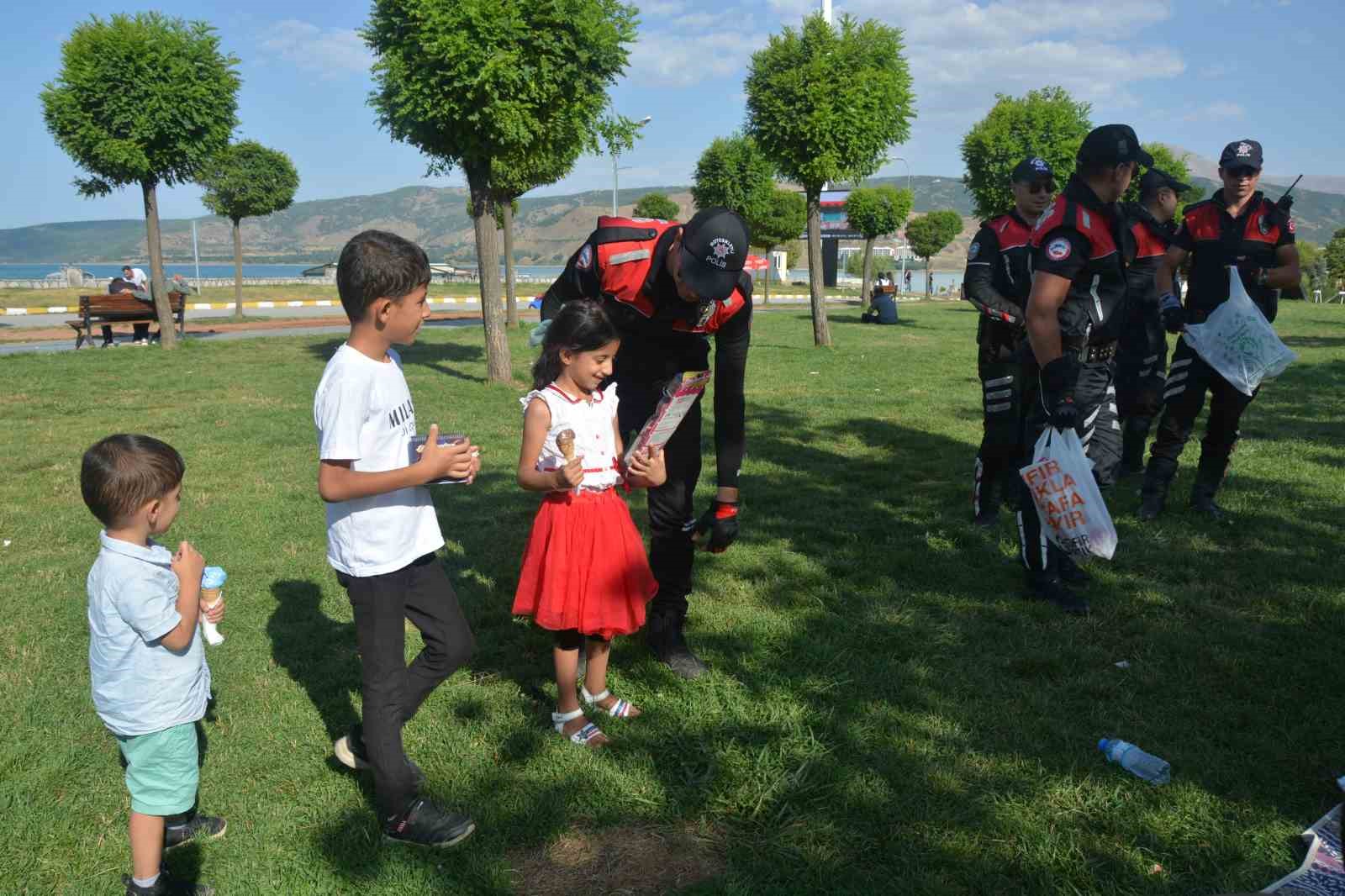 Bitlis’te Yunus polisler 5 ilçede denetimler yaptı