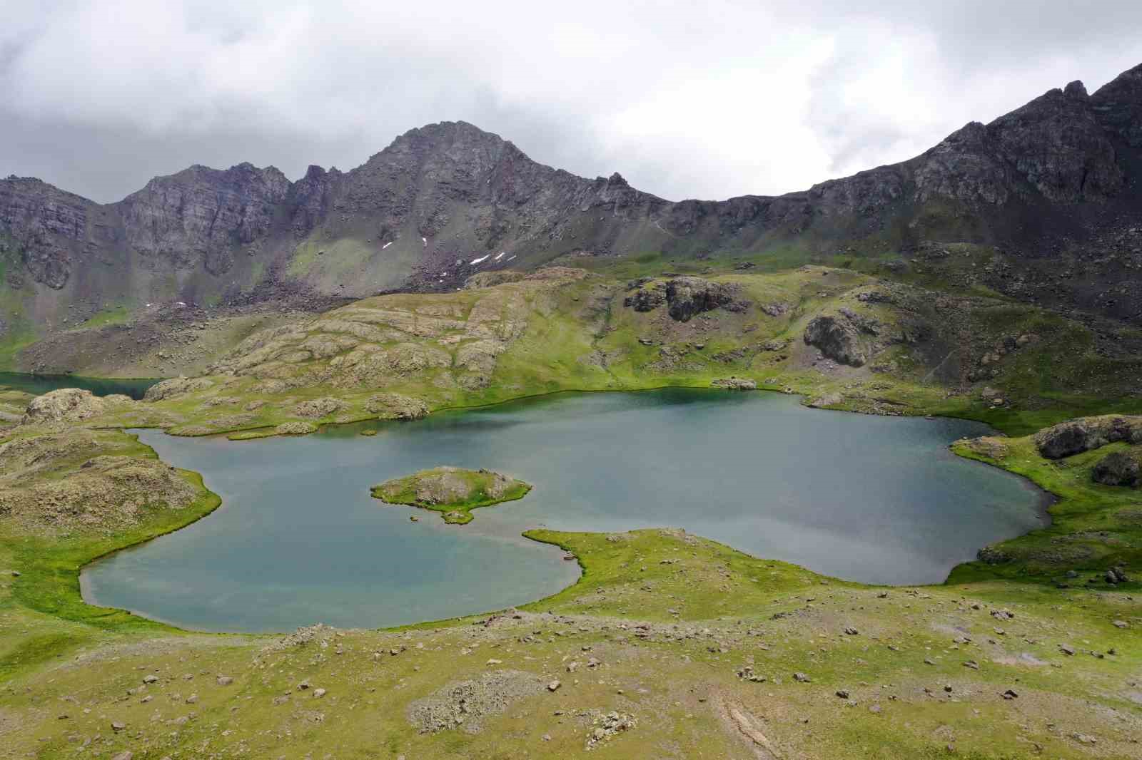 Gökyüzünün komşusu; Yedigöller