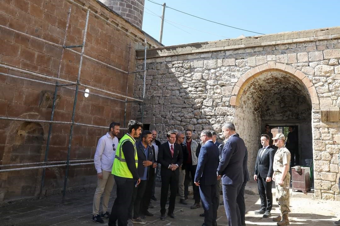 Van’da 767 yıllık tarihi İzzettin Şir Camii restore ediliyor