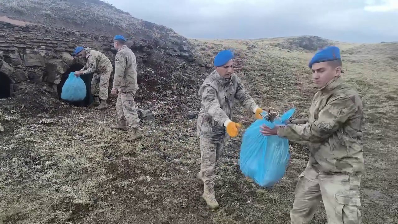 Jandarmadan tabya temizlik ve bakım operasyonu