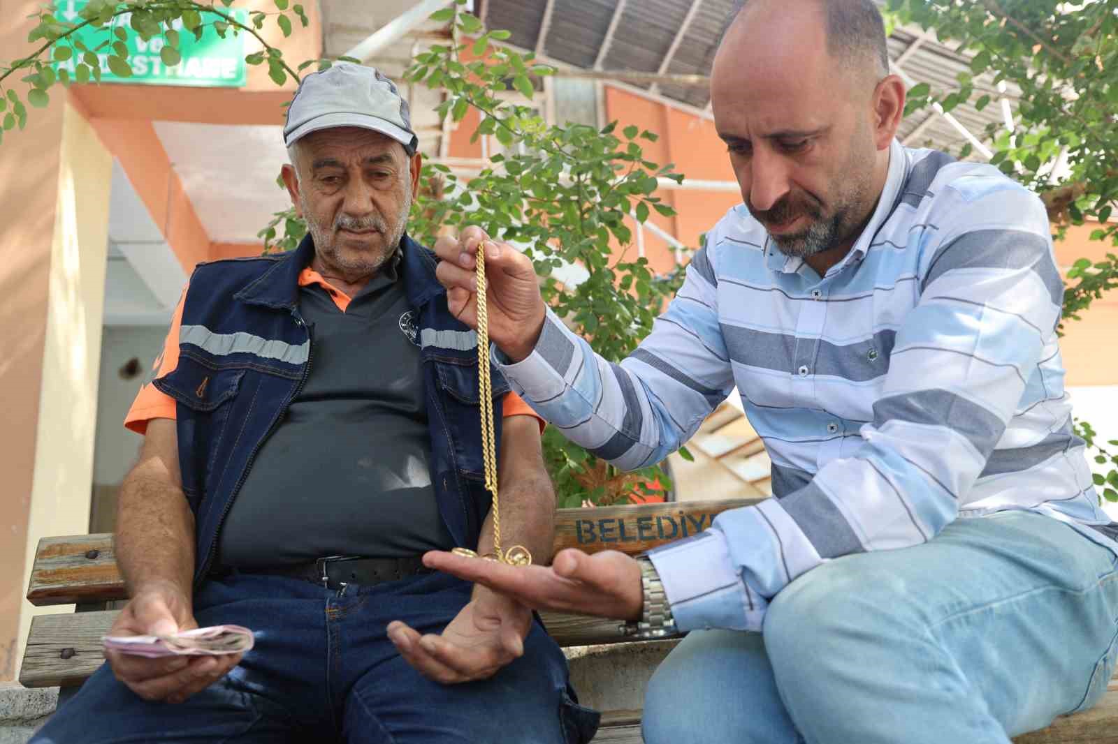 Temizlik işçisinden insanlık dersi: Altın ve para dolu cüzdanı polise teslim etti