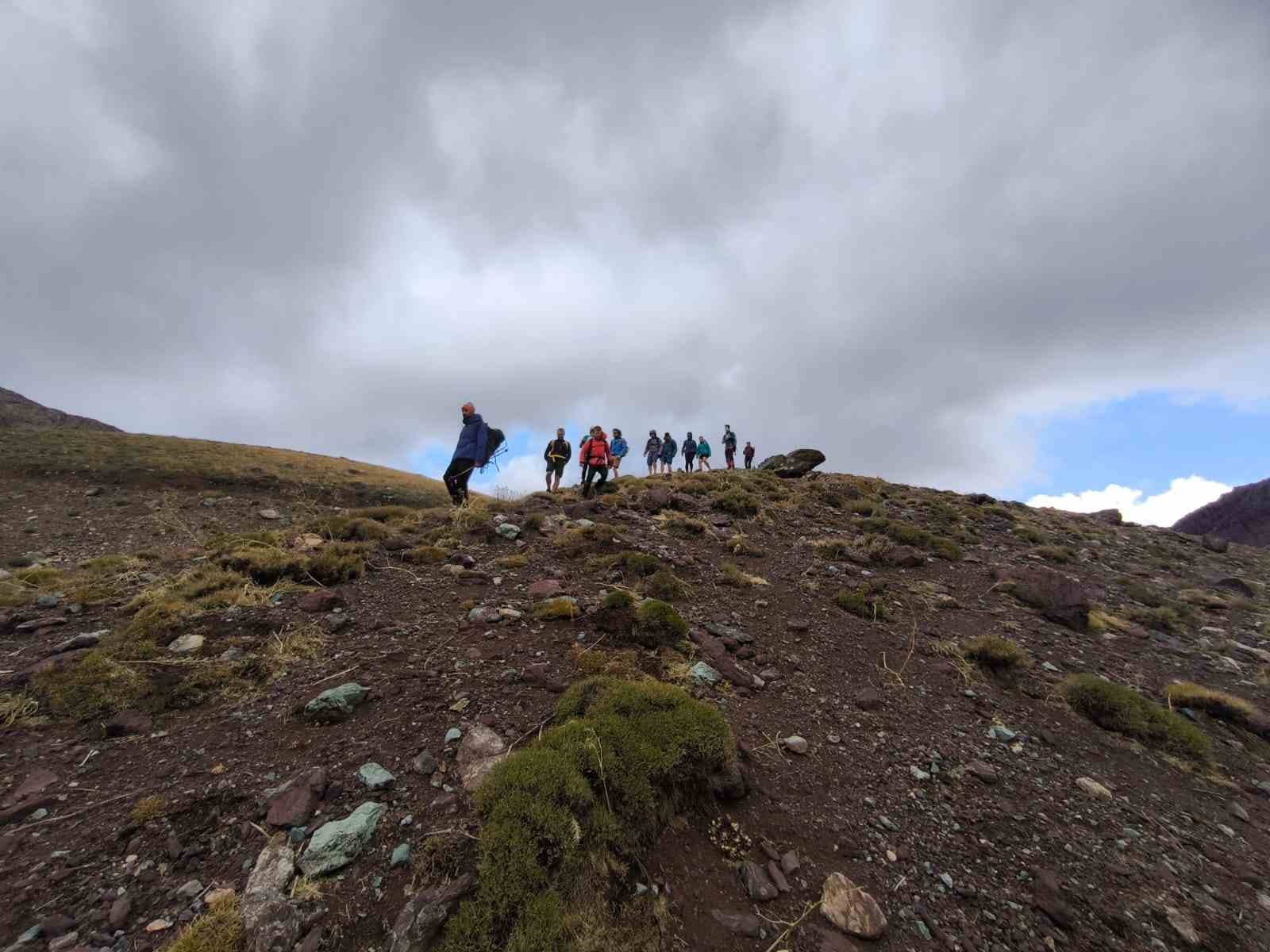 Çekya’dan gelen turistler Yüksekova’nın doğal güzelliklerine hayran kaldı