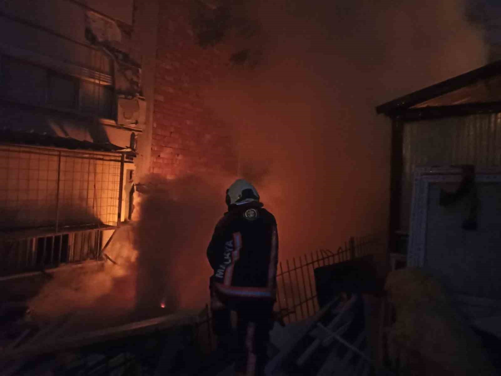 Malatya’da konteyner yangını