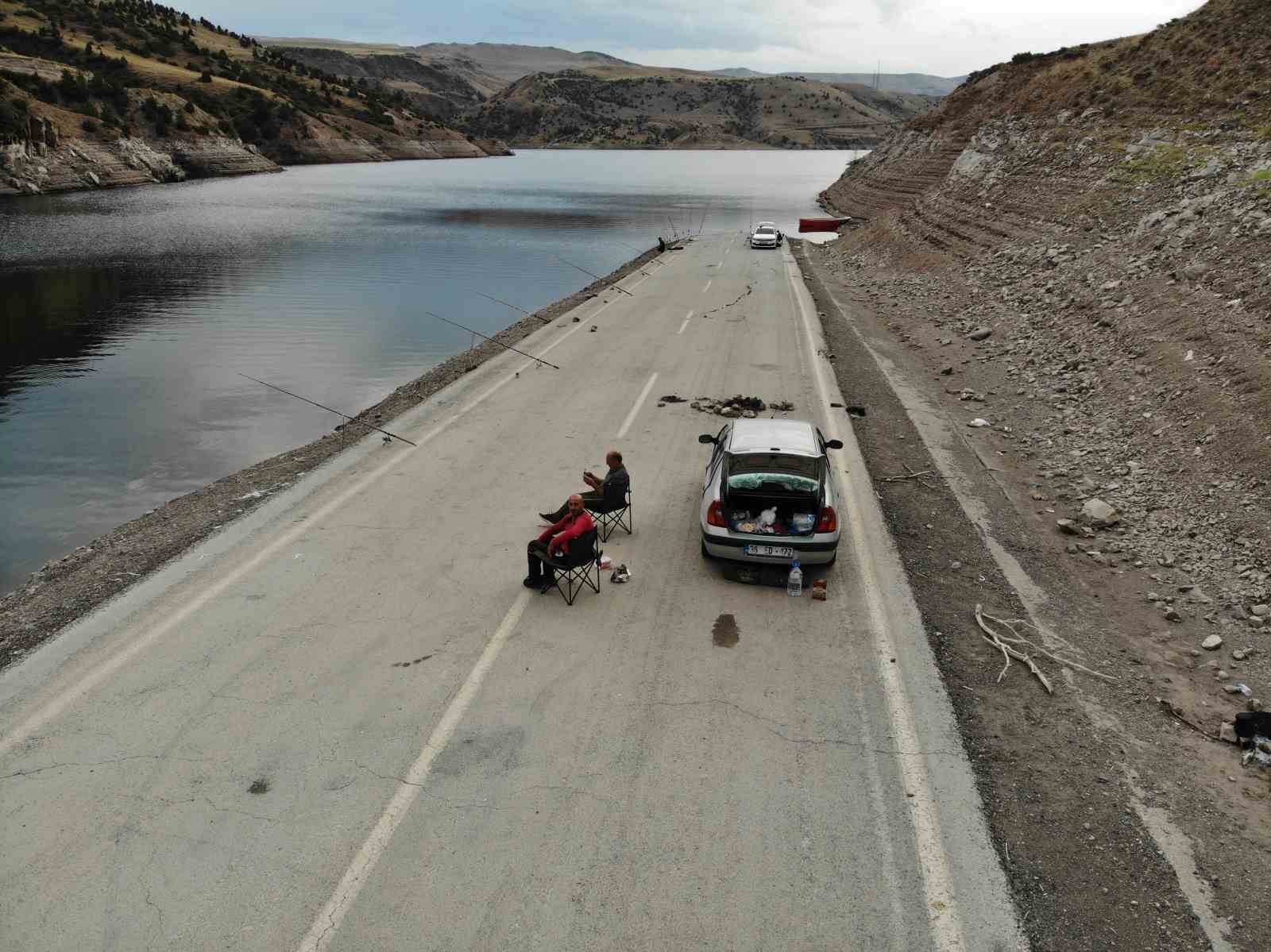 Kars’ta baraj suları 40 metre çekildi