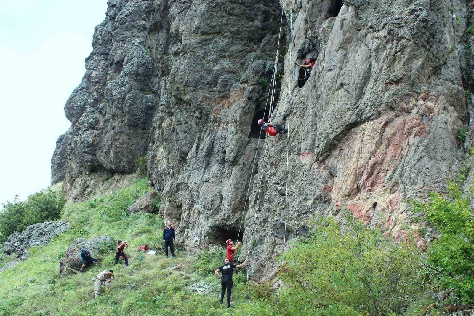 Ardahan’da gizemli mağaraları keşfediliyor