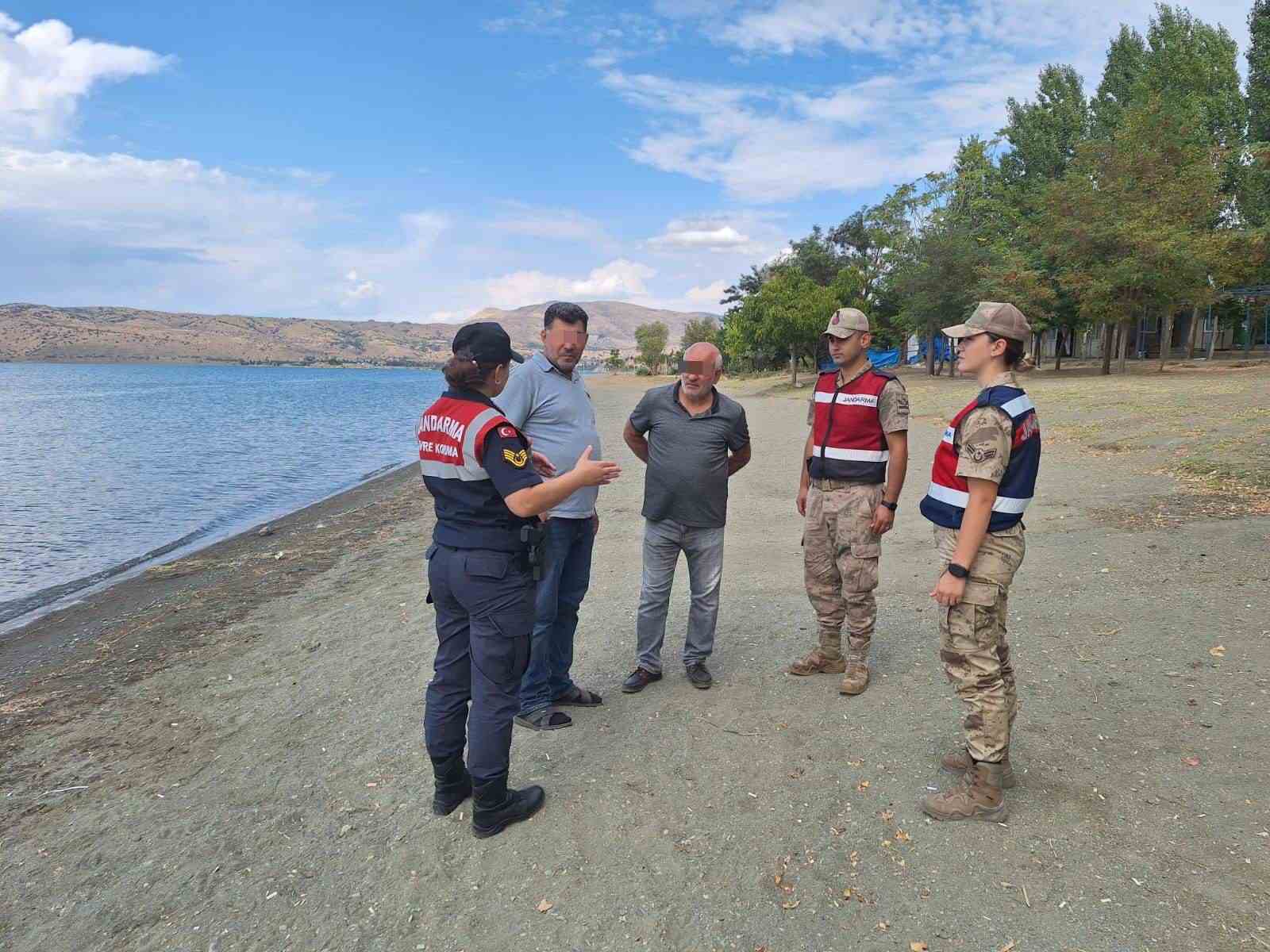 Jandarma çevre kirliliğine karşı vatandaşları bilgilendirdi