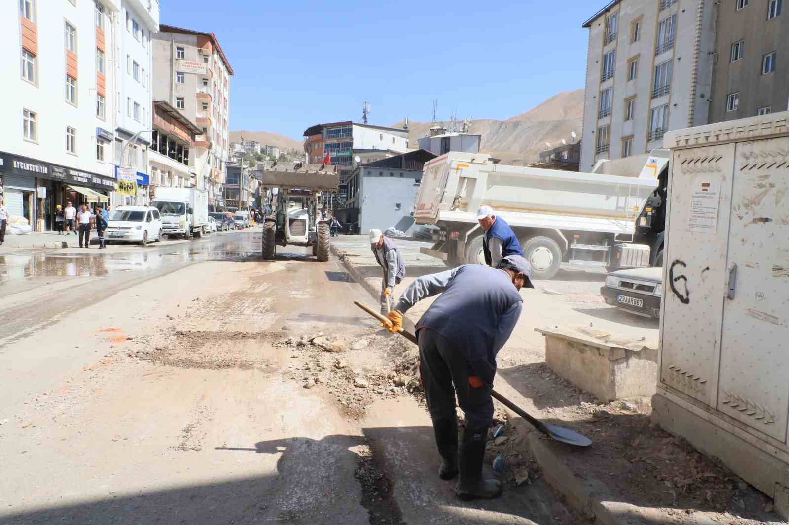 Hakkari’de işportacılar kendilerine ayrılan alanda çalışacak