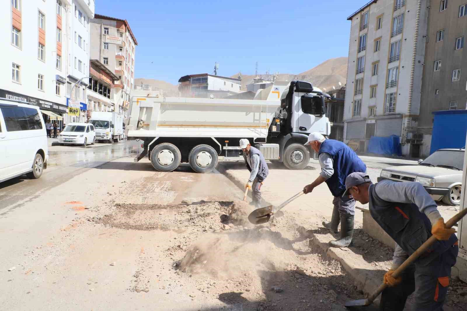 Hakkari’de işportacılar kendilerine ayrılan alanda çalışacak