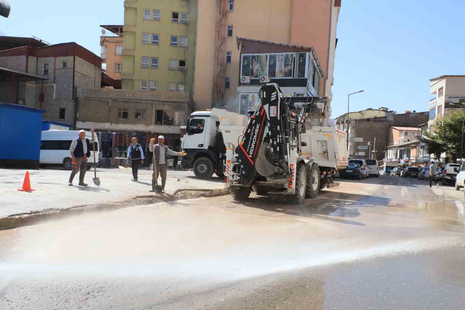 Hakkari’de işportacılar kendilerine ayrılan alanda çalışacak