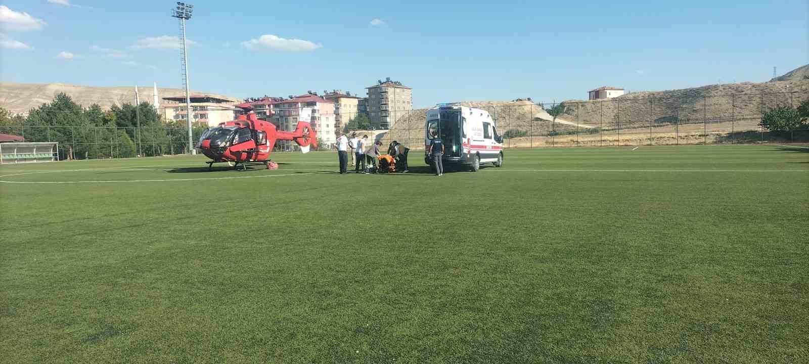 Ambulans helikopter kalp krizi geçiren hasta için havalandı