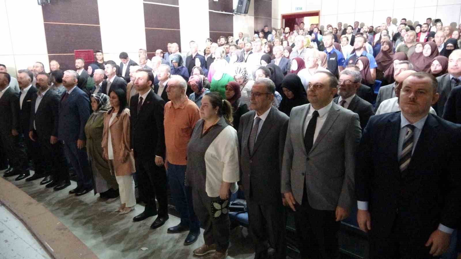 Diyarbakır annelerini konu alan “Sesler ve Yüzler Belgeseli” Bitlis’te gösterime girdi