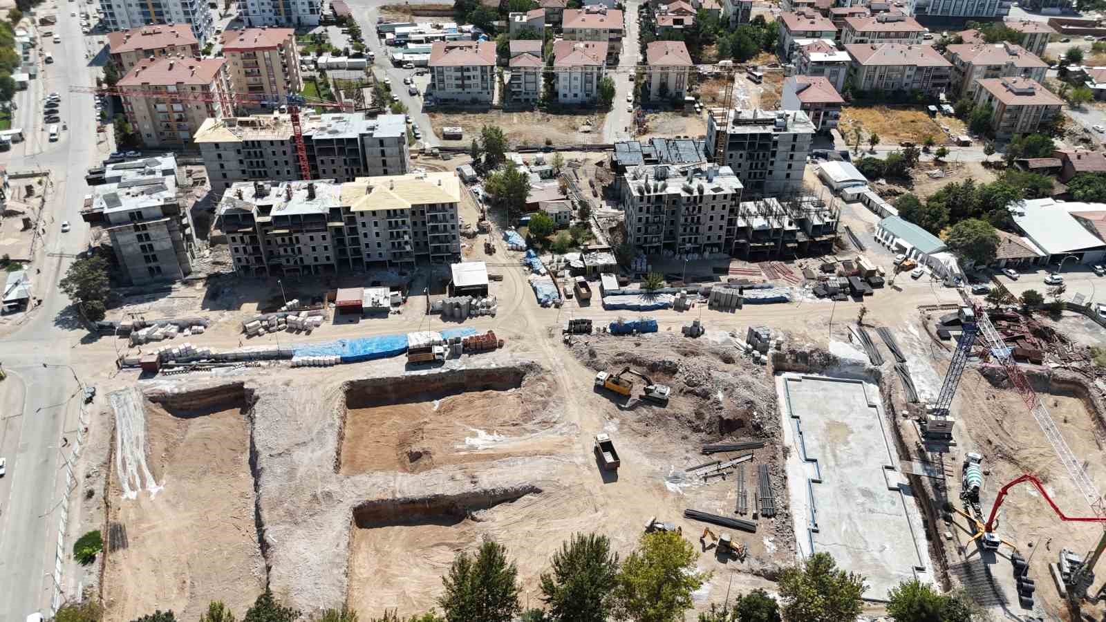 Malatya’da binalar hızla yükseliyor, umutlar yeniden yeşeriyor