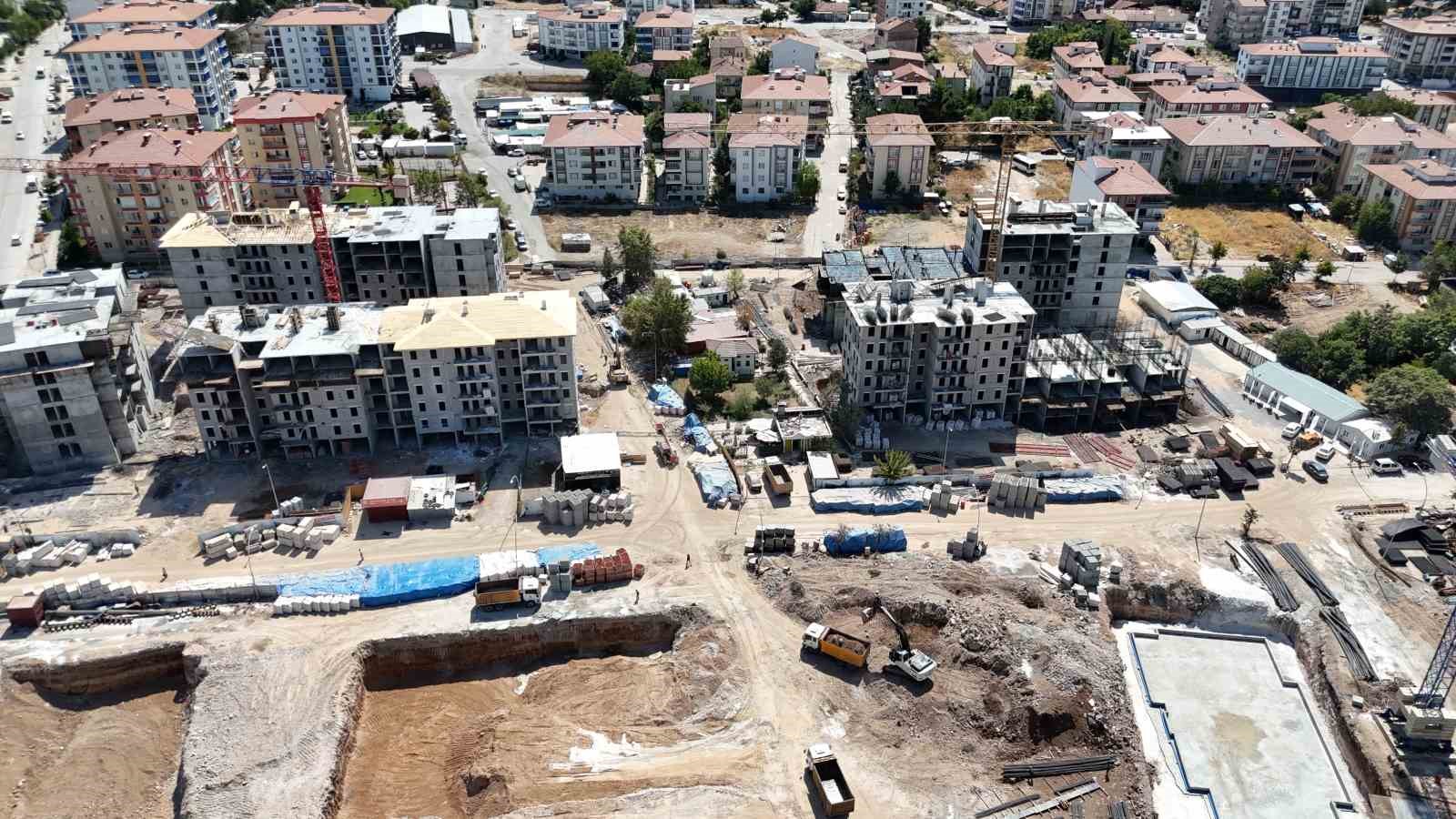 Malatya’da binalar hızla yükseliyor, umutlar yeniden yeşeriyor