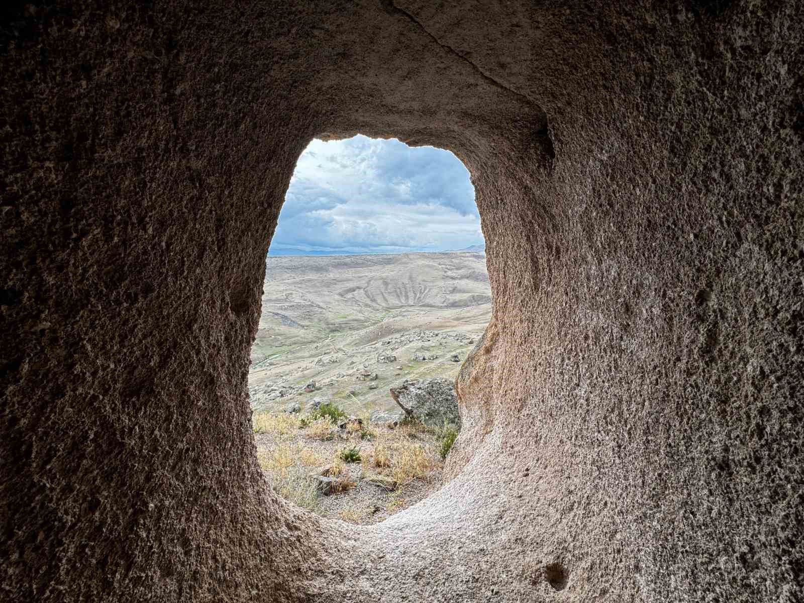 Bir çok medeniyete ev sahipliği yapan “Meya Antik Kenti” turizme kazandırılmayı bekliyor