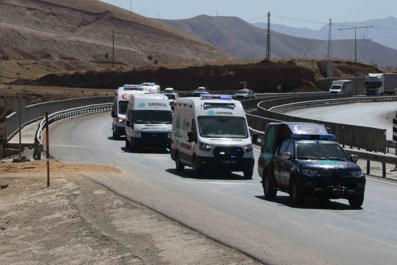 Bitlis’te Türkiye’nin en büyük feribotlarıyla deprem tatbikatı yapıldı