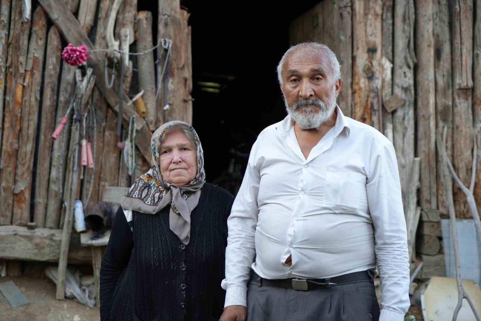 Elektrik ve su olmadan yaşayan yaşlı çiftin yürek burkan hikayesi