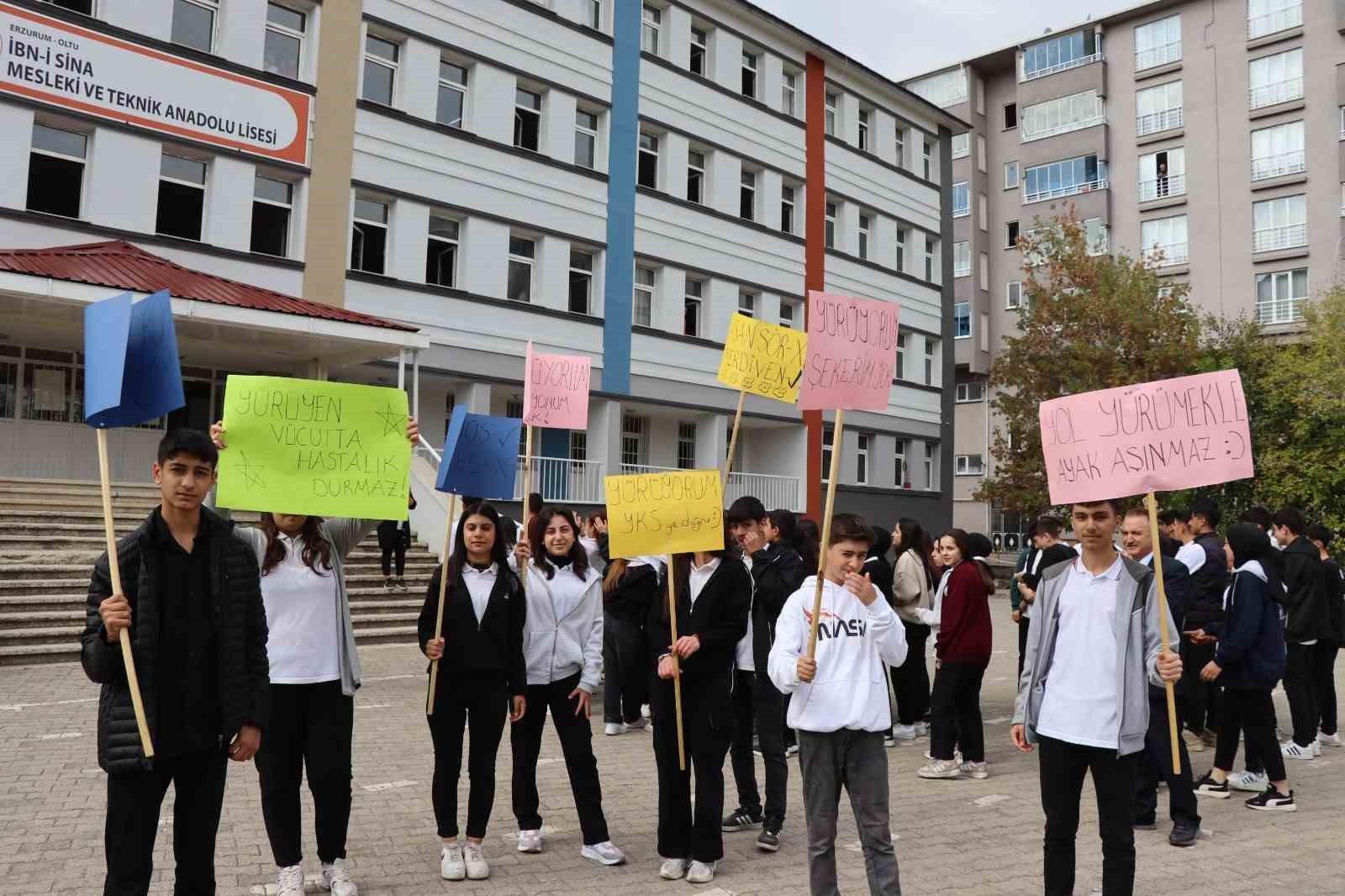 Oltu’da sağlıklı yaşam yürüyüşü düzenlendi