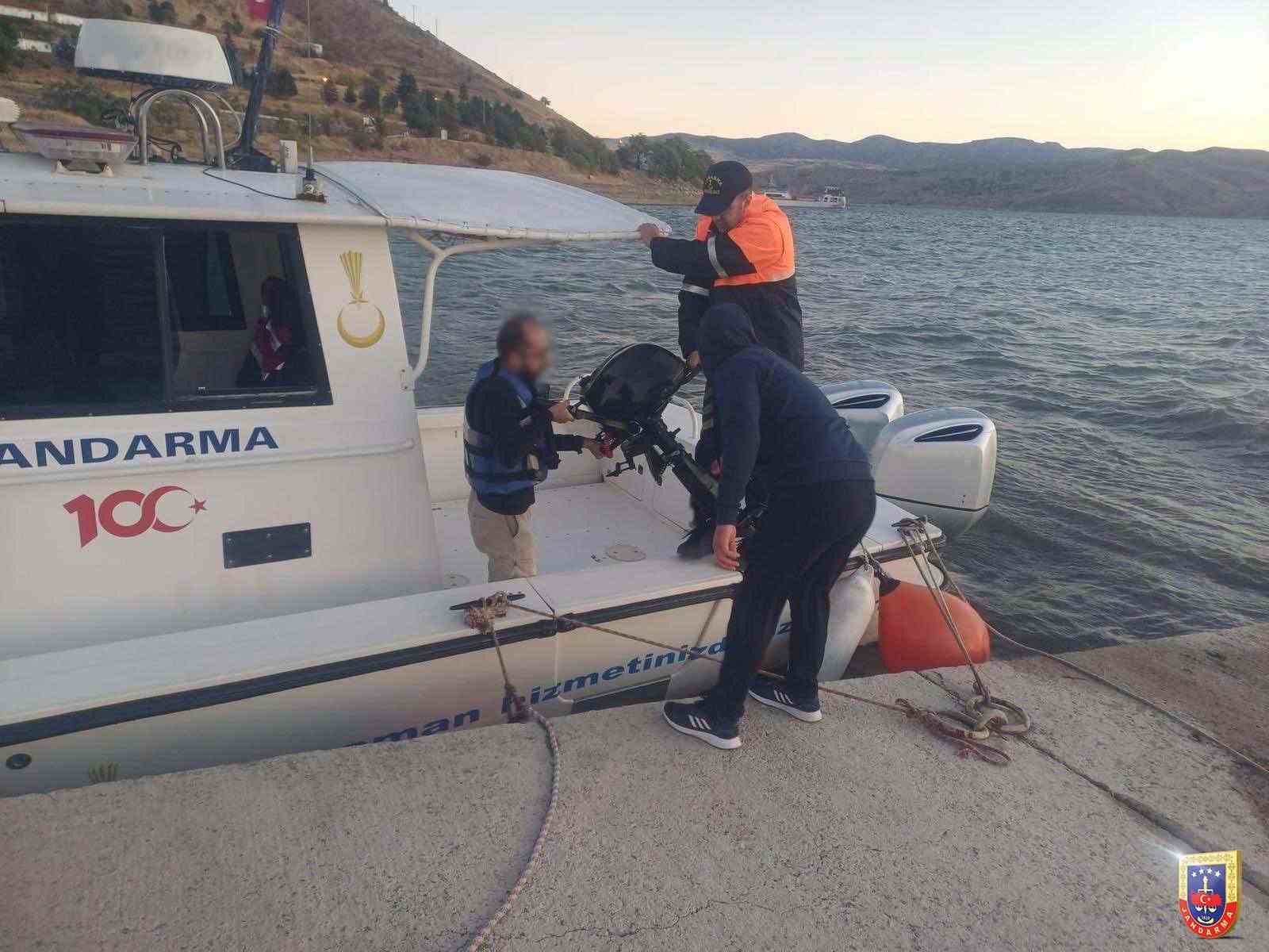 Keban Barajı’nda mahsur kalan 4 kişi kurtarıldı