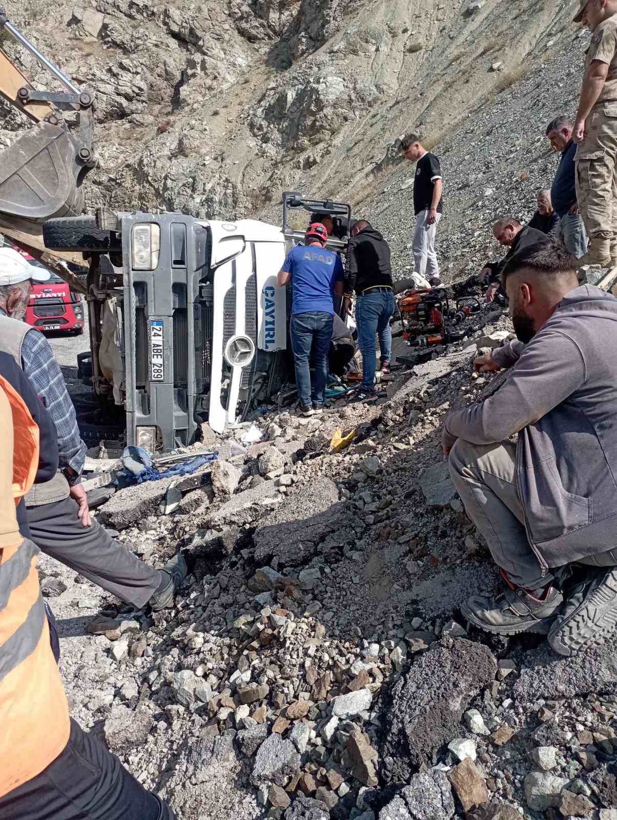 Tunceli’de mikser devrildi: 1 yaralı