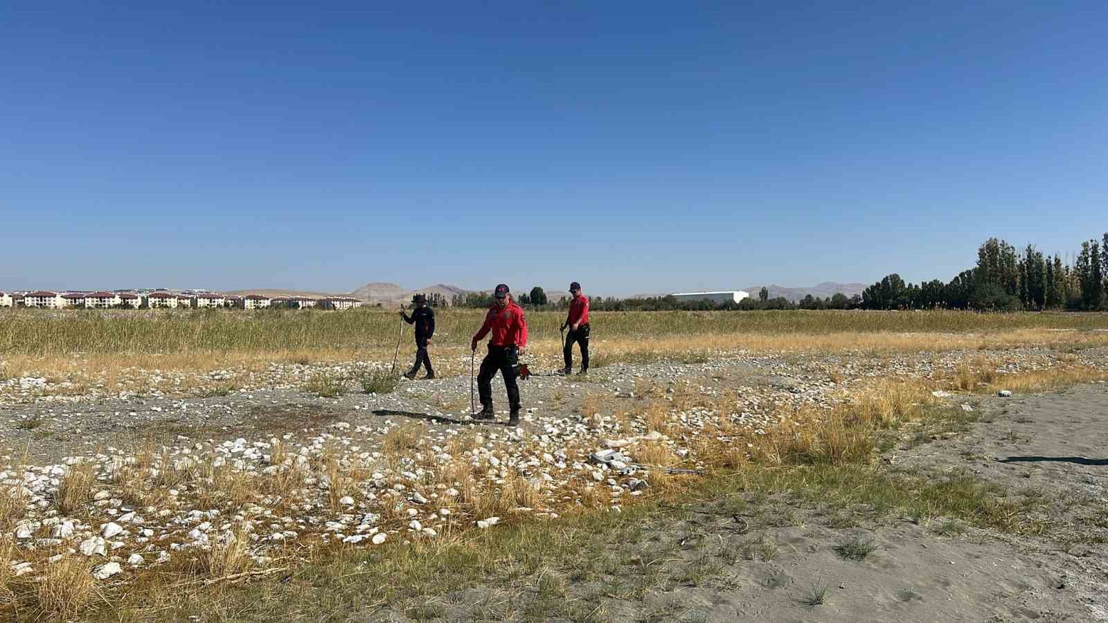 Van’da kaybolan Rojin için aramalar metruk yerlerde yoğunlaştı