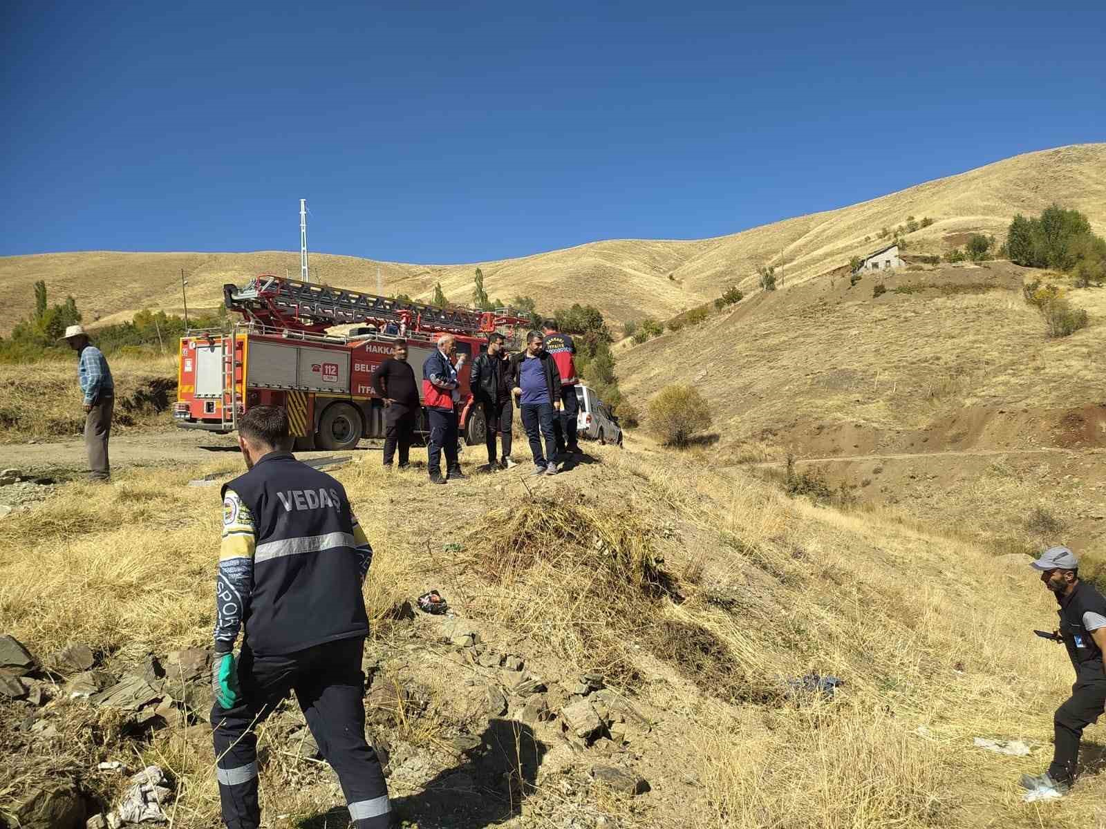 Hakkari’de araç şarampole yuvarlandı: 1 yaralı