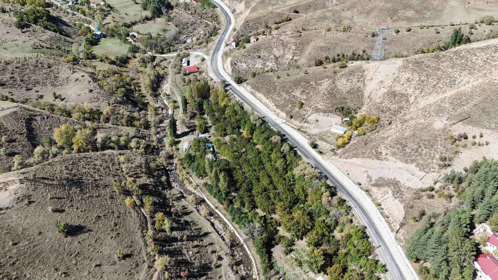 Tunceli’de zorlu ceviz hasadı başladı