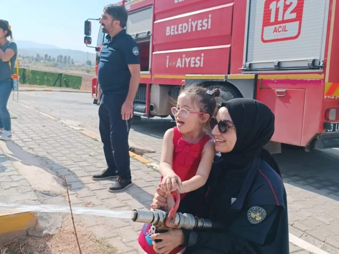 Elazığ itfaiyesinden öğrencilere eğitim